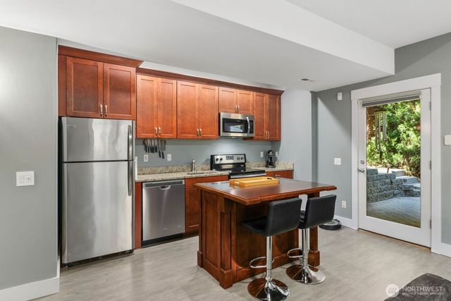 2858 NW 90th Place, Seattle, WA 98117