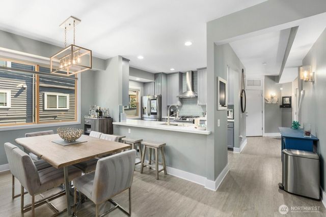 2858 NW 90th Place, Seattle, WA 98117