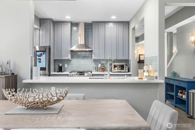 2858 NW 90th Place, Seattle, WA 98117