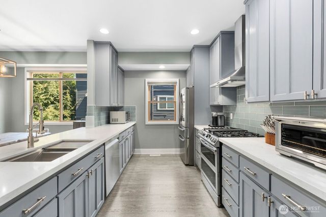 2858 NW 90th Place, Seattle, WA 98117