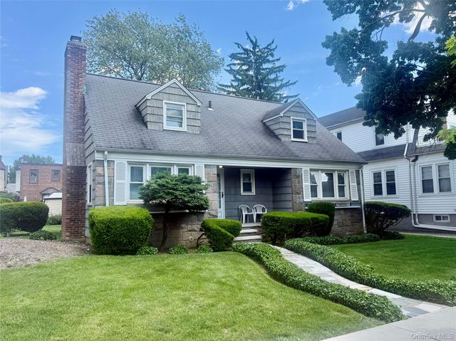 2725 165th Street, Flushing, NY 11358
