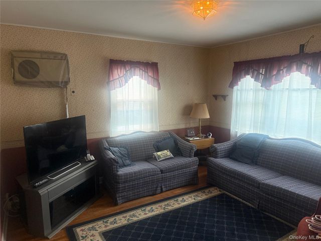 2725 165th Street, Flushing, NY 11358