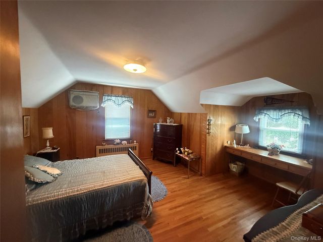 2725 165th Street, Flushing, NY 11358