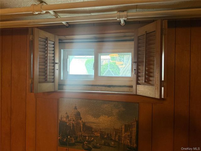 2725 165th Street, Flushing, NY 11358