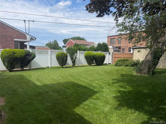 2725 165th Street, Flushing, NY 11358