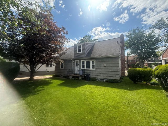 2725 165th Street, Flushing, NY 11358