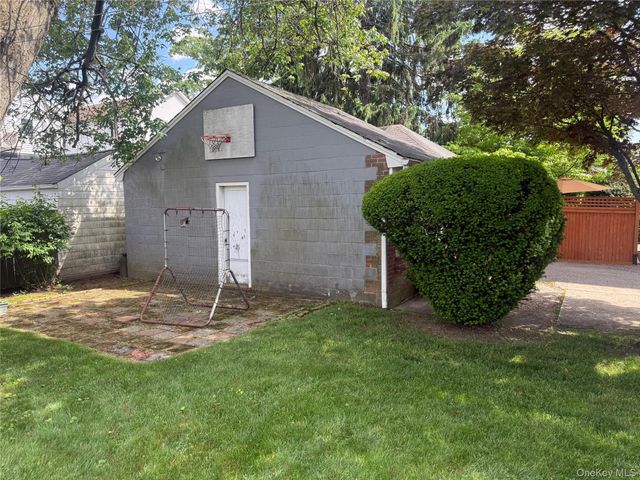2725 165th Street, Flushing, NY 11358