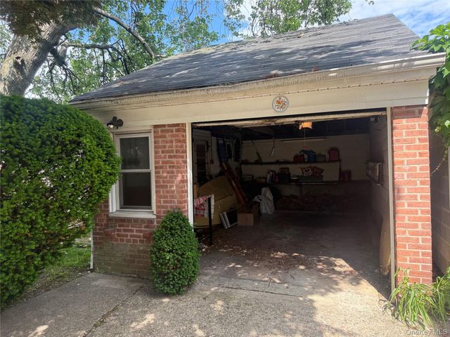 2725 165th Street, Flushing, NY 11358
