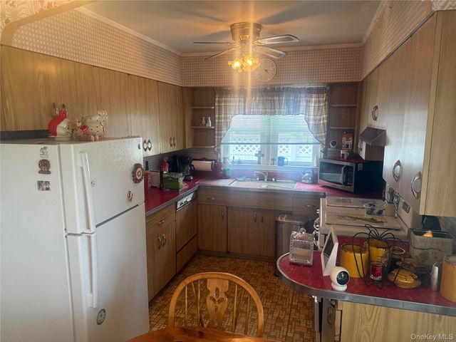 2725 165th Street, Flushing, NY 11358