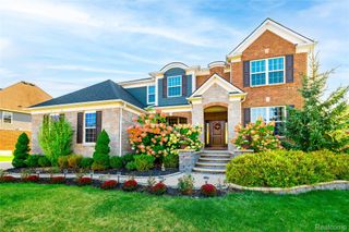 22721 Arcadia Bluffs, South Lyon, MI 48178