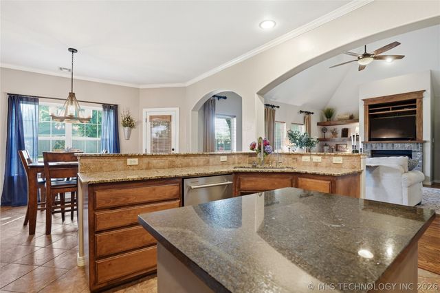 10305 E 94th Court North, Owasso, OK 74055