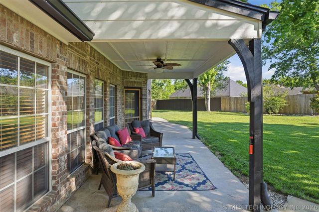 10305 E 94th Court North, Owasso, OK 74055