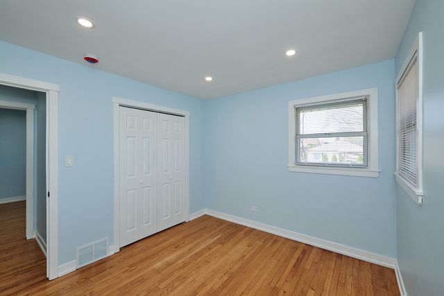 8544 W Roseview Drive, Niles, IL 60714