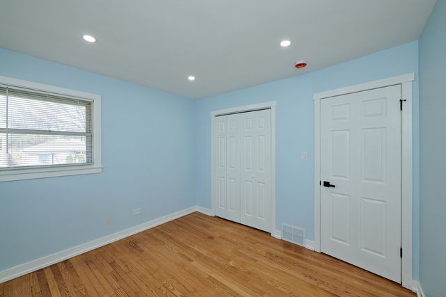 8544 W Roseview Drive, Niles, IL 60714