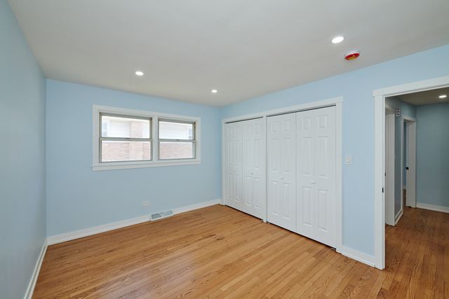8544 W Roseview Drive, Niles, IL 60714