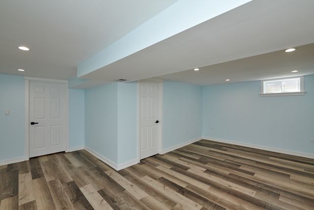 8544 W Roseview Drive, Niles, IL 60714