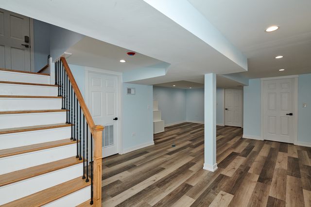 8544 W Roseview Drive, Niles, IL 60714