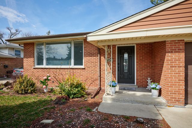 8544 W Roseview Drive, Niles, IL 60714