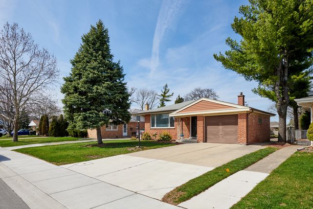 8544 W Roseview Drive, Niles, IL 60714