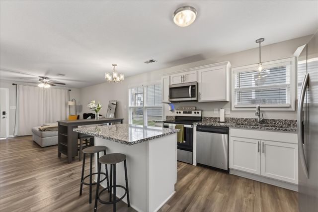 409 Hillside Dr, Clarksville, TN 37040