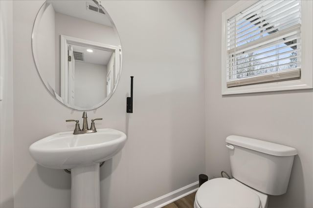 409 Hillside Dr, Clarksville, TN 37040