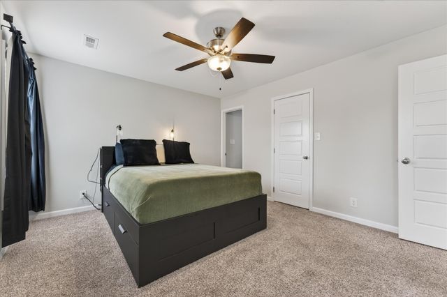 409 Hillside Dr, Clarksville, TN 37040