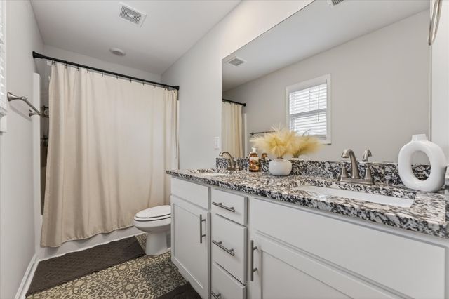 409 Hillside Dr, Clarksville, TN 37040