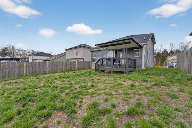 409 Hillside Dr, Clarksville, TN 37040