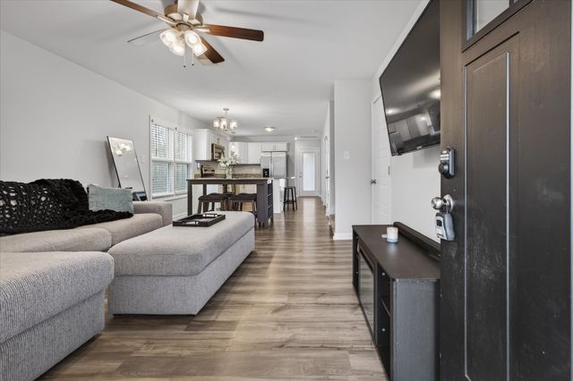 409 Hillside Dr, Clarksville, TN 37040