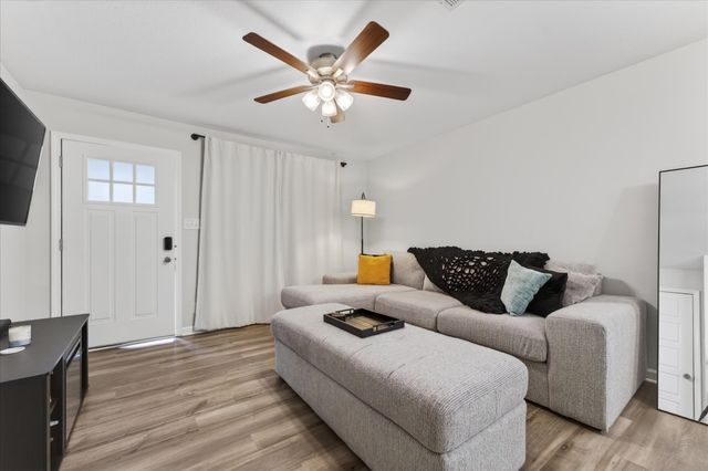 409 Hillside Dr, Clarksville, TN 37040