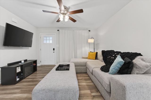 409 Hillside Dr, Clarksville, TN 37040