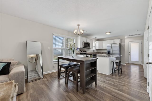 409 Hillside Dr, Clarksville, TN 37040