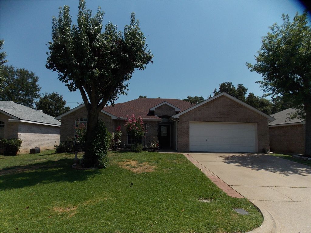1107 Hidden Glade Drive, Mansfield, TX 76063