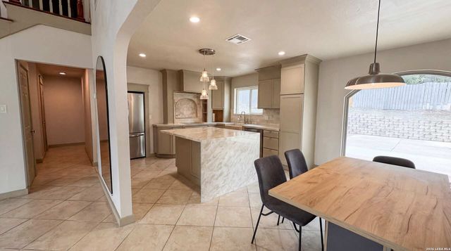 12111 Woodsrim, Live Oak, TX 78233