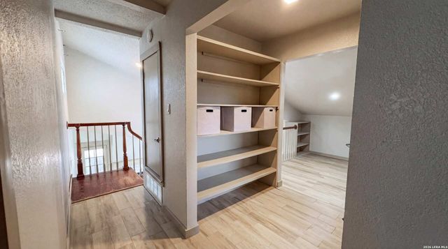 12111 Woodsrim, Live Oak, TX 78233