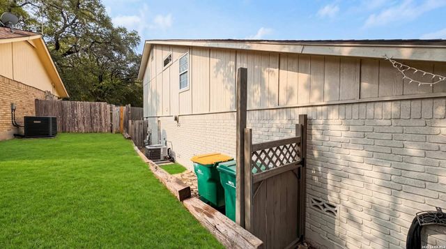 12111 Woodsrim, Live Oak, TX 78233