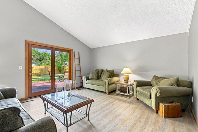 1014 Grant Circle S, Anoka, MN 55303