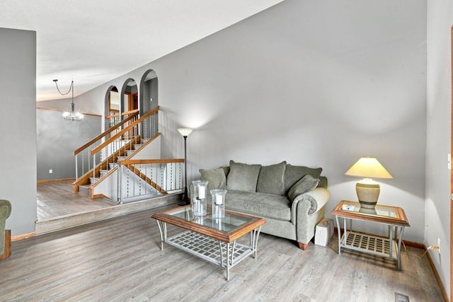 1014 Grant Circle S, Anoka, MN 55303