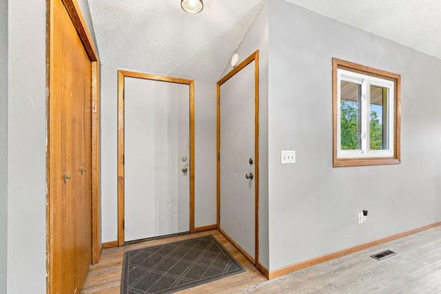 1014 Grant Circle S, Anoka, MN 55303