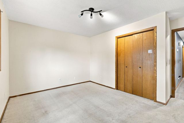 1014 Grant Circle S, Anoka, MN 55303