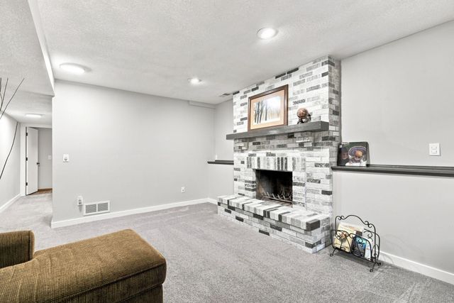 1014 Grant Circle S, Anoka, MN 55303