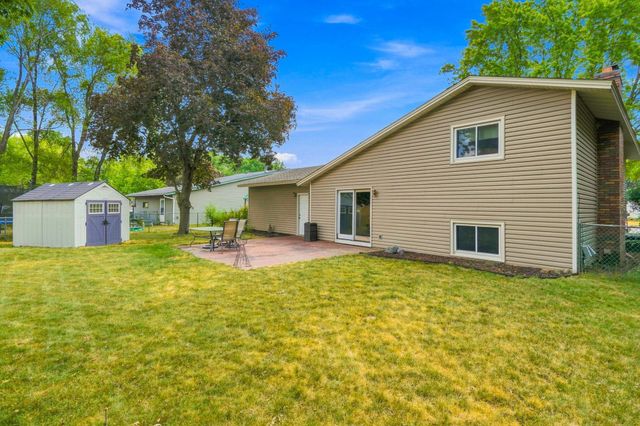 1014 Grant Circle S, Anoka, MN 55303