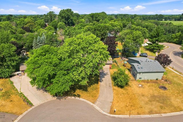 1014 Grant Circle S, Anoka, MN 55303