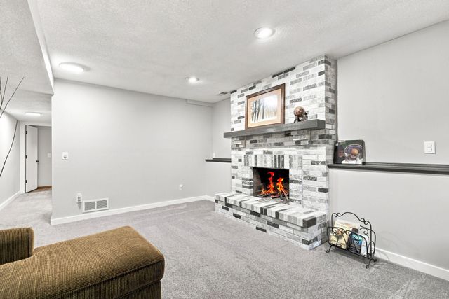 1014 Grant Circle S, Anoka, MN 55303