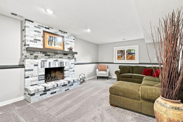 1014 Grant Circle S, Anoka, MN 55303