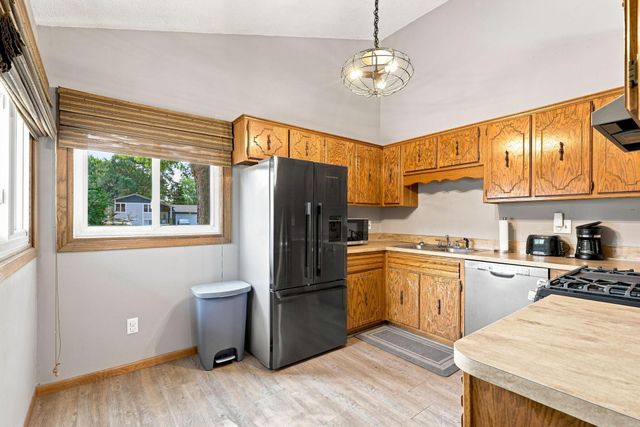 1014 Grant Circle S, Anoka, MN 55303