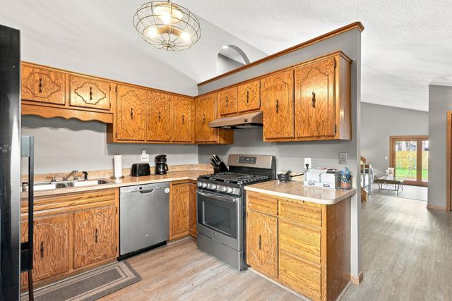 1014 Grant Circle S, Anoka, MN 55303