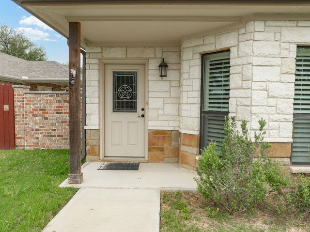 2205 Teton Ave, Lampasas, TX 76550