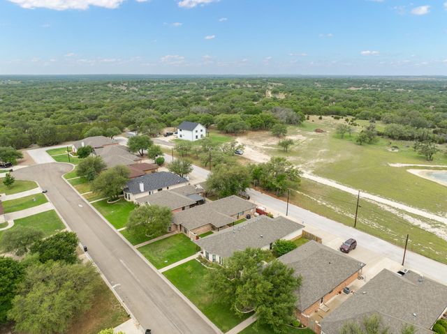 2205 Teton Ave, Lampasas, TX 76550