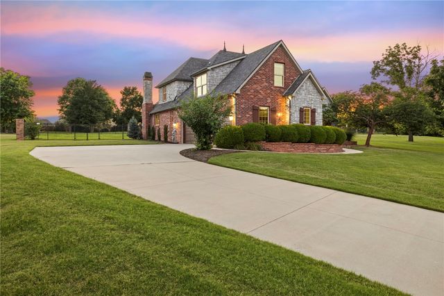 10849 Rosehaven Lane, Bentonville, AR 72712